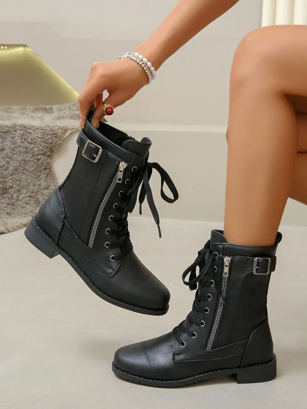 {{ product.title }} - {{ product.type }} - {{ shop.name }} {{ product.title }} - {{ variant.title }} - {{ shop.name }} {{ product.title }} - Size {{ variant.option1 }} - {{ shop.name }}