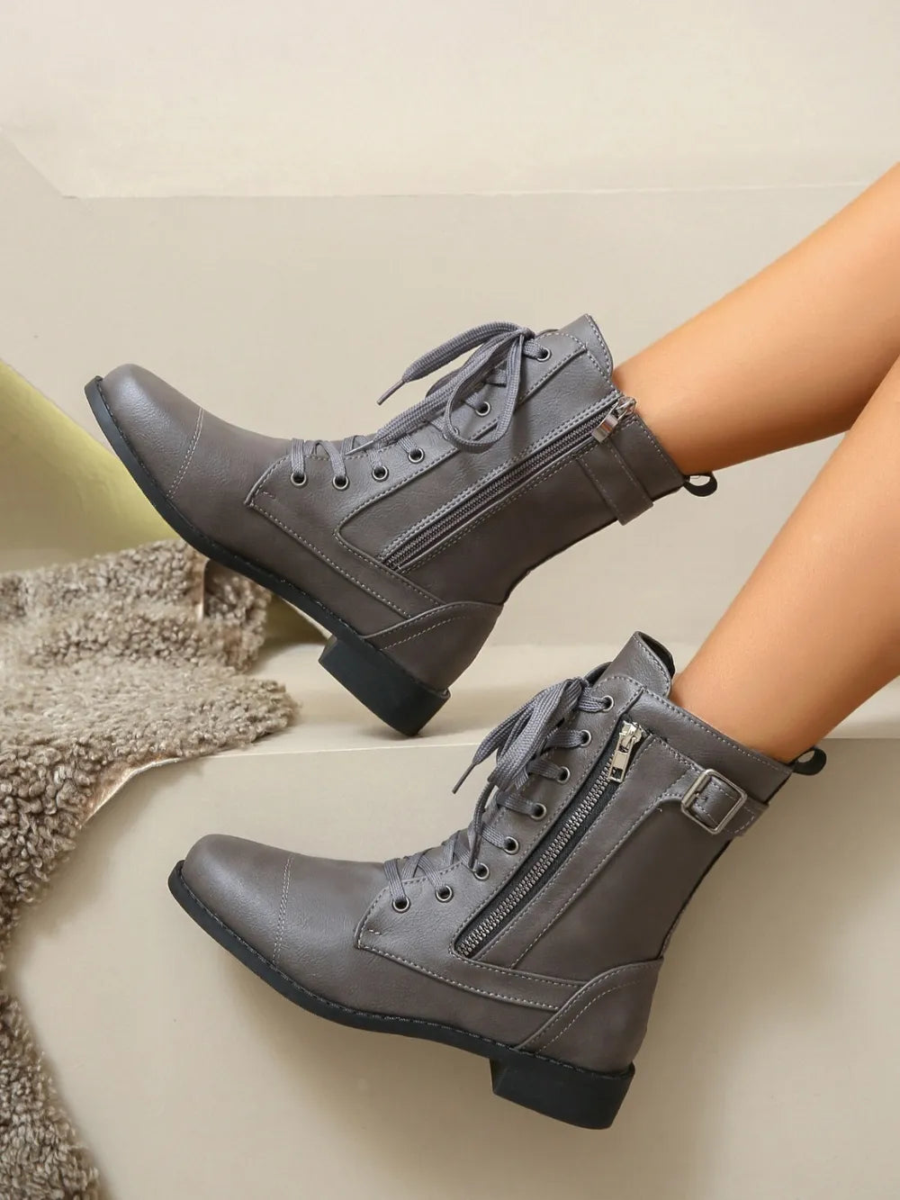 {{ product.title }} - {{ product.type }} - {{ shop.name }} {{ product.title }} - {{ variant.title }} - {{ shop.name }} {{ product.title }} - Size {{ variant.option1 }} - {{ shop.name }}