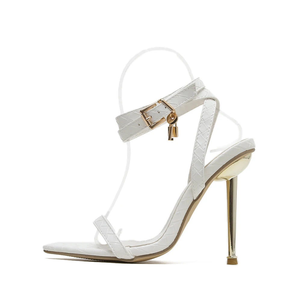 {{ product.title }} - {{ product.type }} - {{ shop.name }} {{ product.title }} - {{ variant.title }} - {{ shop.name }} {{ product.title }} - Size {{ variant.option1 }} - {{ shop.name }}