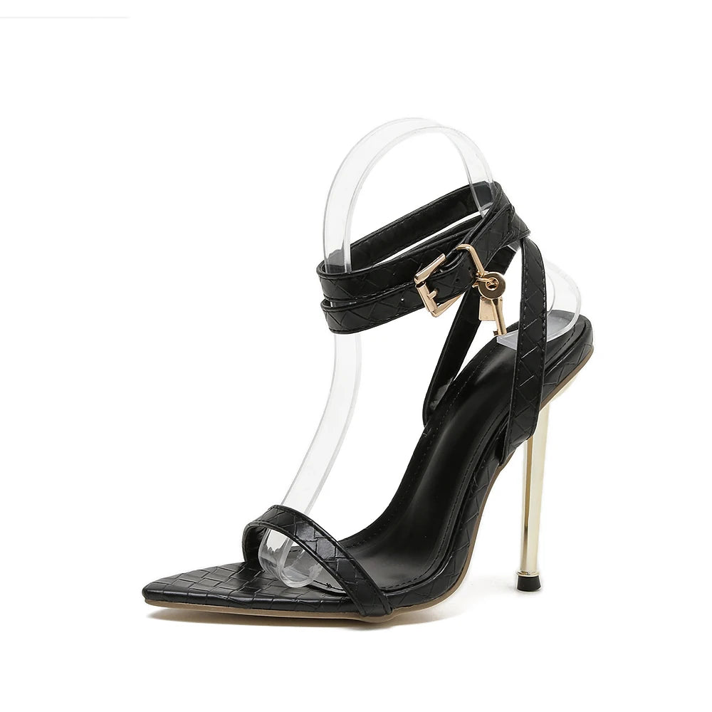 {{ product.title }} - {{ product.type }} - {{ shop.name }} {{ product.title }} - {{ variant.title }} - {{ shop.name }} {{ product.title }} - Size {{ variant.option1 }} - {{ shop.name }}