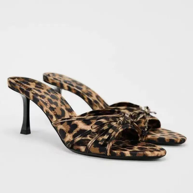 {{ product.title }} - {{ product.type }} - {{ shop.name }} {{ product.title }} - {{ variant.title }} - {{ shop.name }} {{ product.title }} - Size {{ variant.option1 }} - {{ shop.name }}