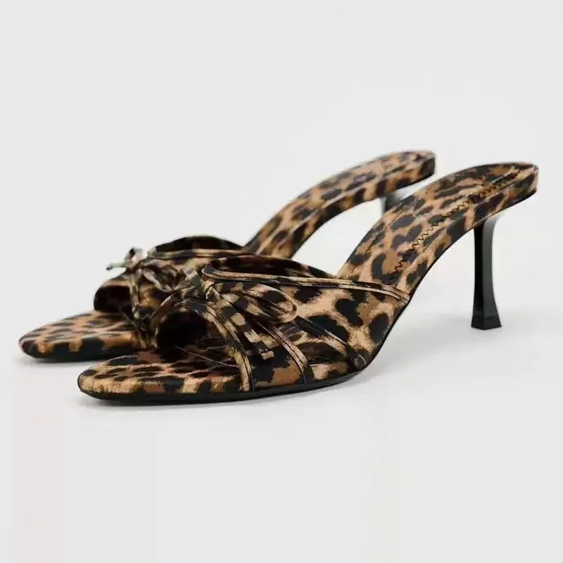 {{ product.title }} - {{ product.type }} - {{ shop.name }} {{ product.title }} - {{ variant.title }} - {{ shop.name }} {{ product.title }} - Size {{ variant.option1 }} - {{ shop.name }}