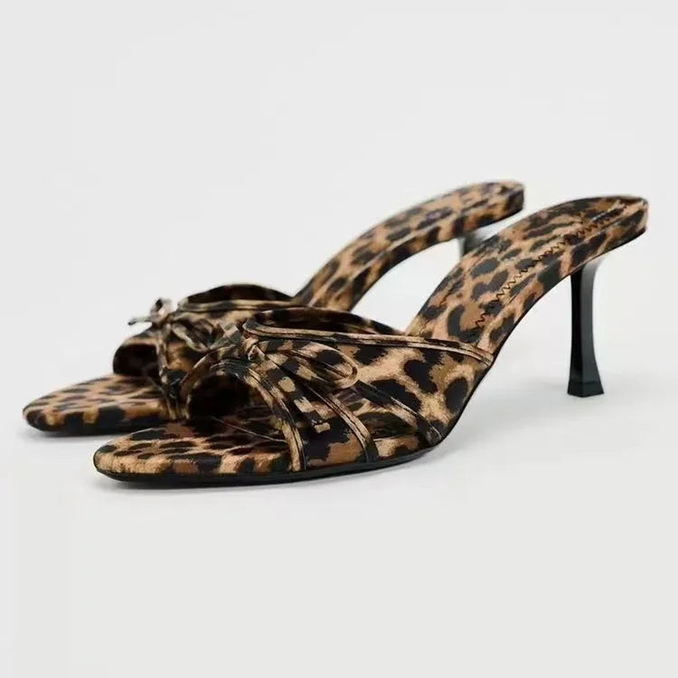 {{ product.title }} - {{ product.type }} - {{ shop.name }} {{ product.title }} - {{ variant.title }} - {{ shop.name }} {{ product.title }} - Size {{ variant.option1 }} - {{ shop.name }}