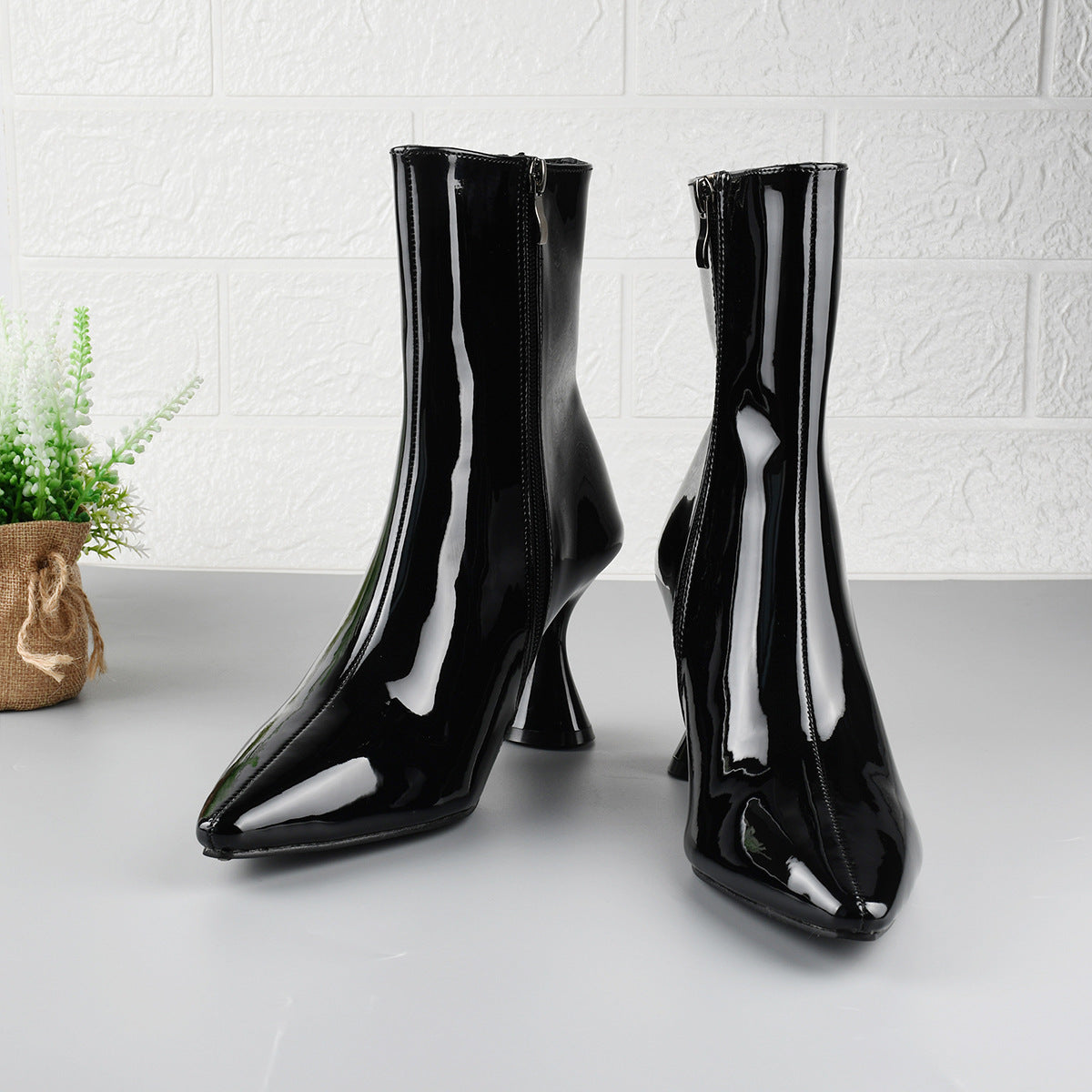 {{ product.title }} - {{ product.type }} - {{ shop.name }} {{ product.title }} - {{ variant.title }} - {{ shop.name }} {{ product.title }} - Size {{ variant.option1 }} - {{ shop.name }}